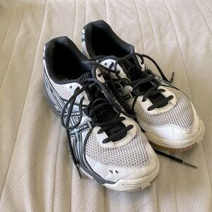 ASICS athletic basketball/volleyball shoes